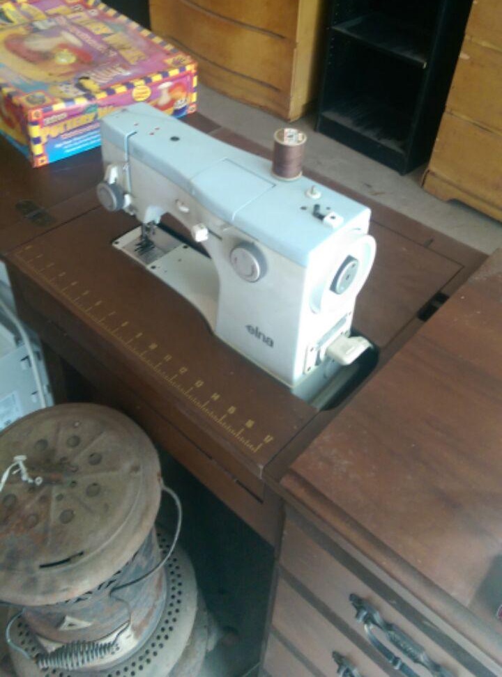 Elna SU Vintage Sewing Machine 