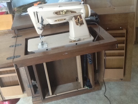 Parsons Sewing Machine Cabinet With Electric Lift Page 2