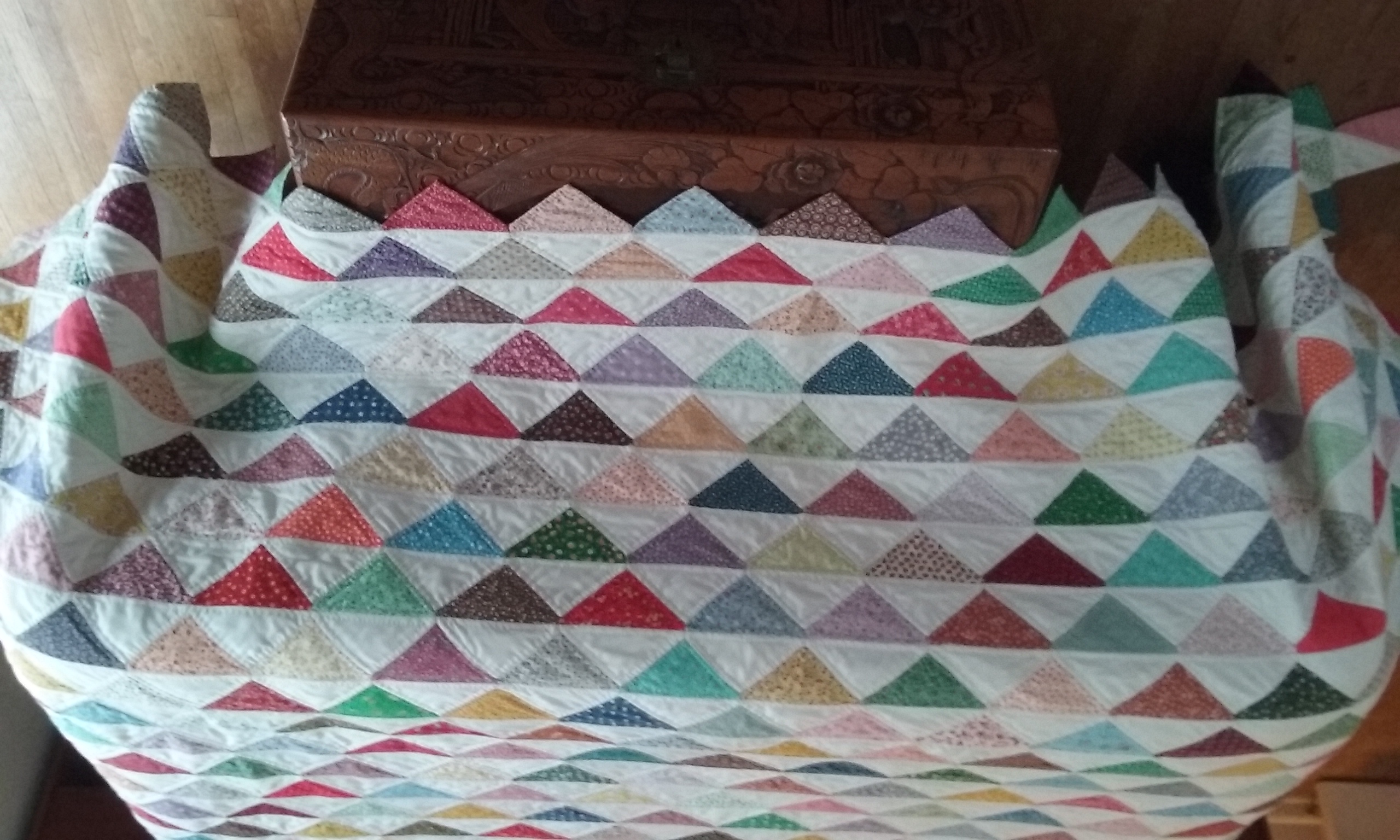 Can you Help identify quilt pattern and possible age?