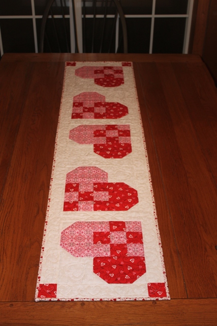Valentine Table Runner & Topper - Quiltingboard Forums