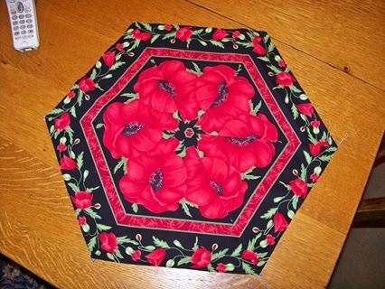 Table Toppers and Runners - Quiltingboard Forums