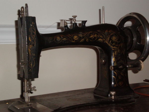 Vintage Sewing Machine Shop Machine Photos - Page 6
