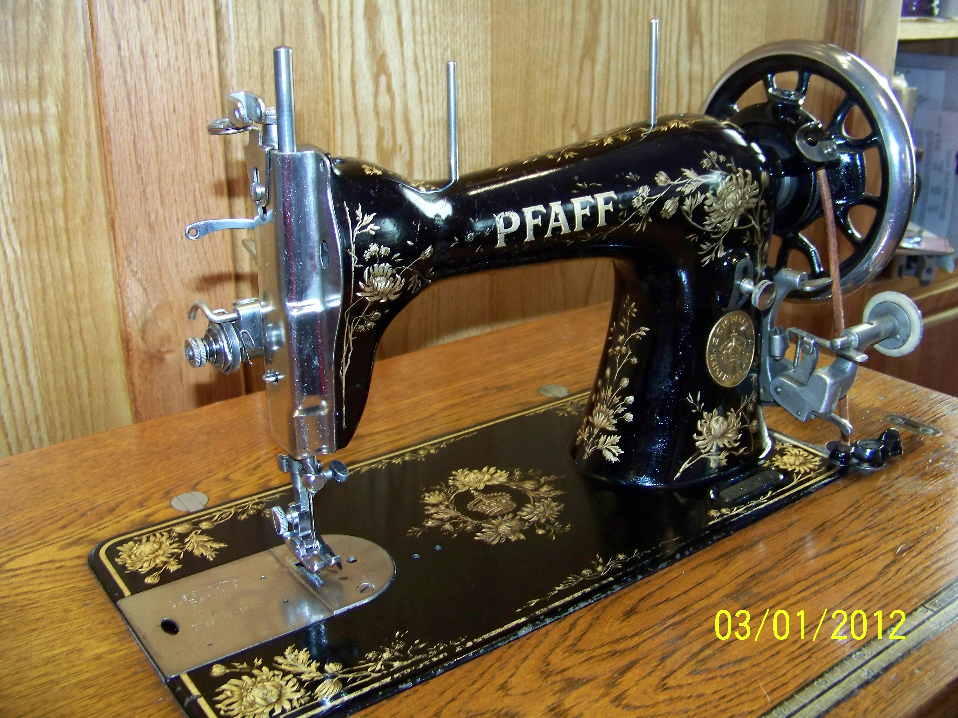 Авито старые швейные машинки. Пфафф 31 Швейные машинки 1933 г. Швейная машина Pfaff 1910. Швейная машина Pfaff 130. Швейная машина Pfaff 31.