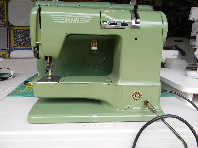 Elna Special (1969)  Vintage sewing machines, Sewing machine, Vintage  sewing
