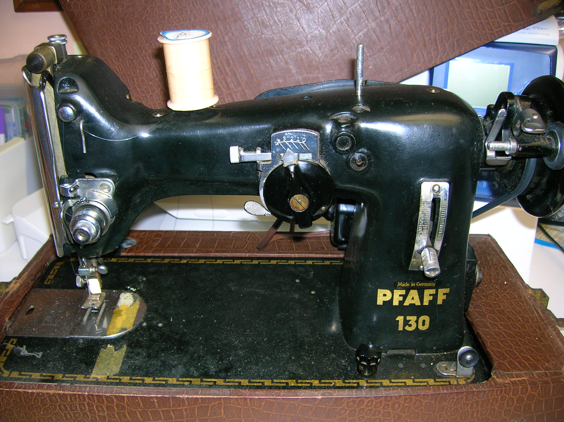 My second find of the weekend a Pfaff 130...