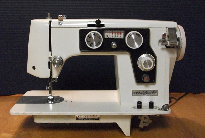 KOYO DIAL 'n SEW Model 816 Sewing Machine